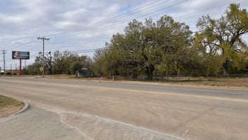 5735196