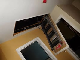 5825724