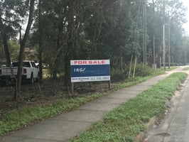 5856923