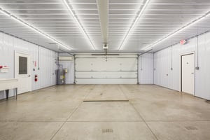 13595705
