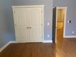 21076016