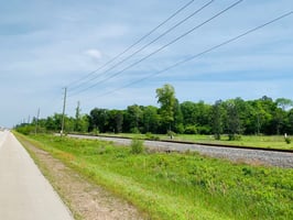 9351573