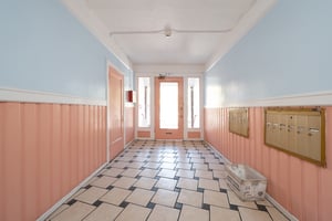 8935594