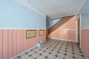 8935608