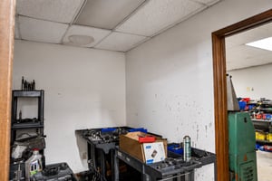 3886936