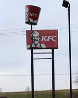 422935
