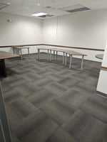 3885582