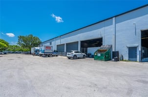 13678647