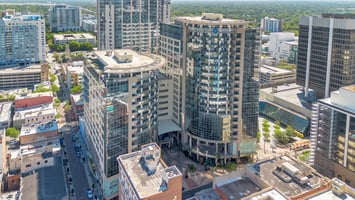 3253589