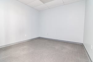 3327608