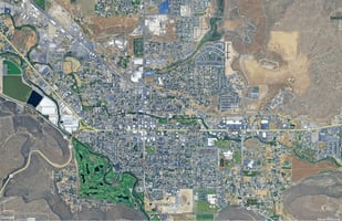 13686649