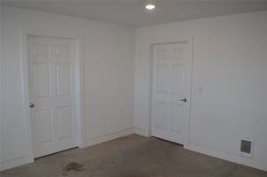 13000323