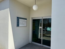 13048573