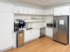 3726985