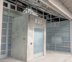 13558869