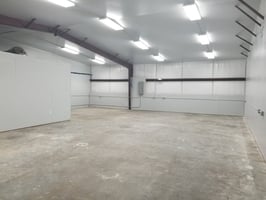 3870122