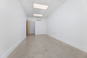 13618206