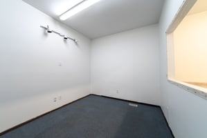 13618302