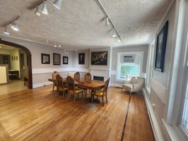 13681048