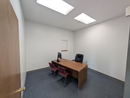 13701562