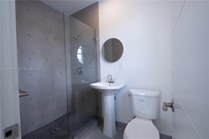 13707606