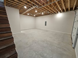 13724176