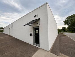 13719610