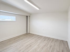 13722630