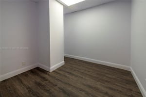 13729531