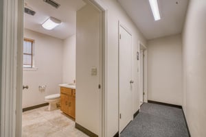 13731095