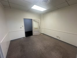 3886857