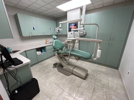3885411