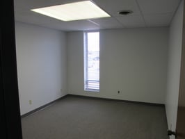 1025975