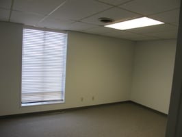 1025976
