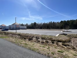 5648008
