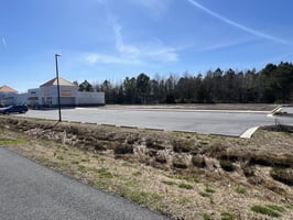 5648007