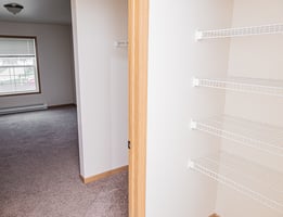 4910662