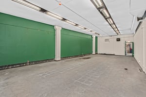 6899298