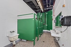 6899296