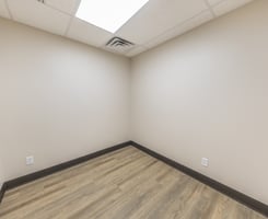 869492