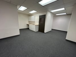 2574548