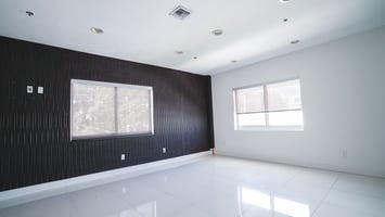 10536172