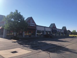 2558858