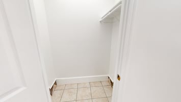 564949