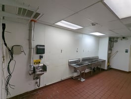 818353
