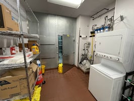 818446