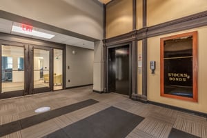 3385083