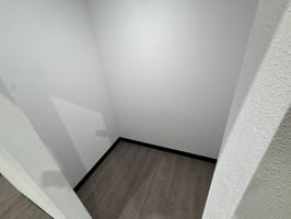 3885261