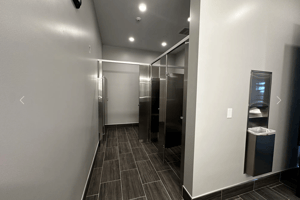 1915749