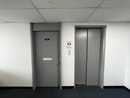 4916825